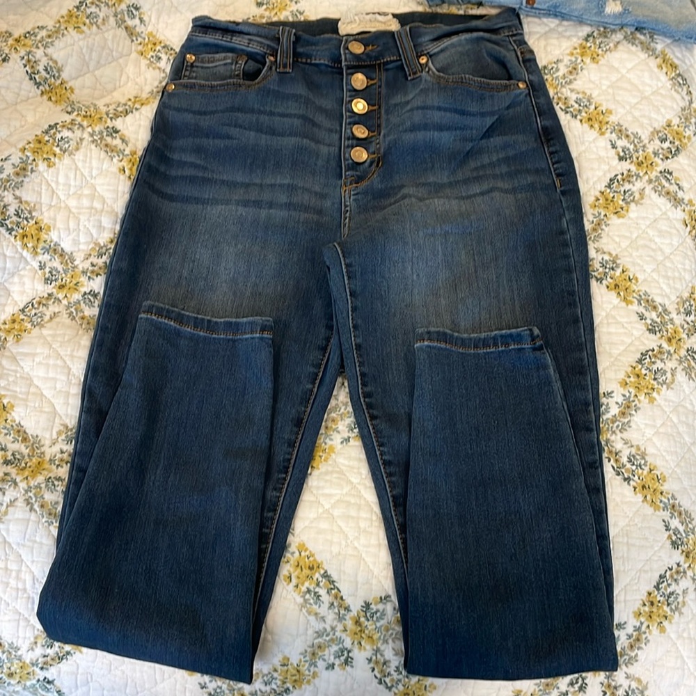 These are jeans from Altar’d state in size 27 or a 5.